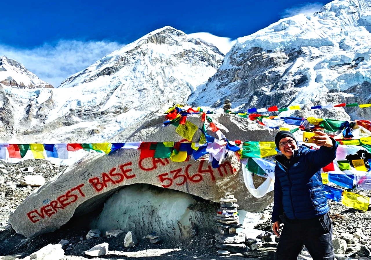 Everest high three passes trekking trail in Everest Nepal and Everest Base Camp