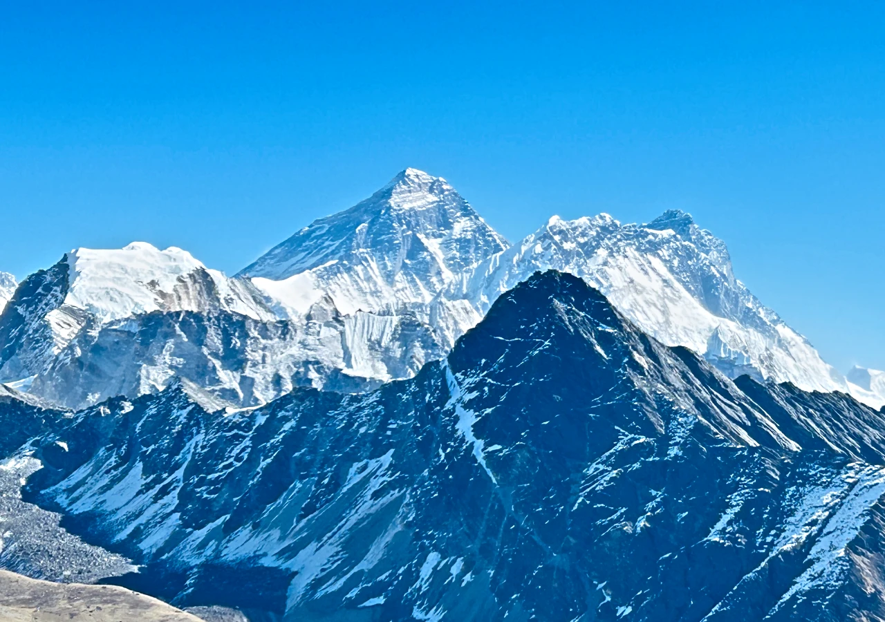 Everest three passes trek viewpoint and mount Everest Nepal