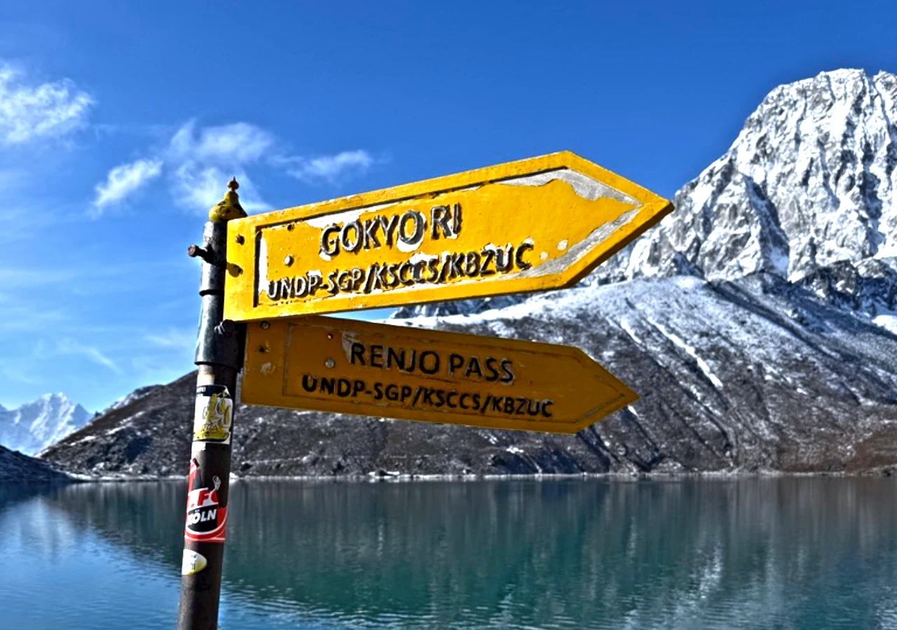 Gokyo Ri Trail on the Gokyo Lake Trek in Nepal