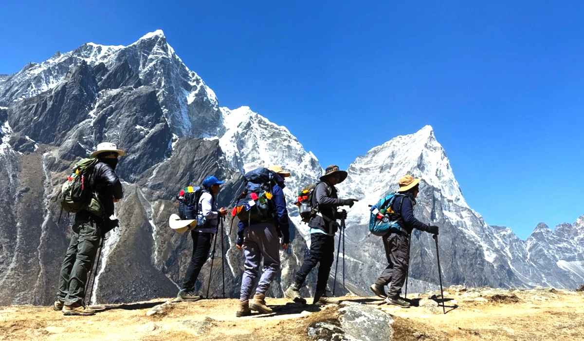 Everest base camp trekking during best season for trek in nepal