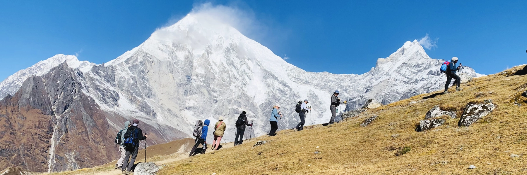 beginner friendly langtang valley trek nepal with spectacular mountain view