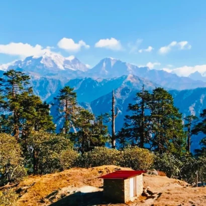 Pikey peak trek nepal trekking trail with the everest mountain view