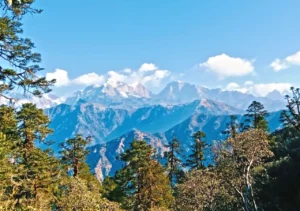 Pikey peak trekking nepal and beautiful himalayan scenery with mountain view