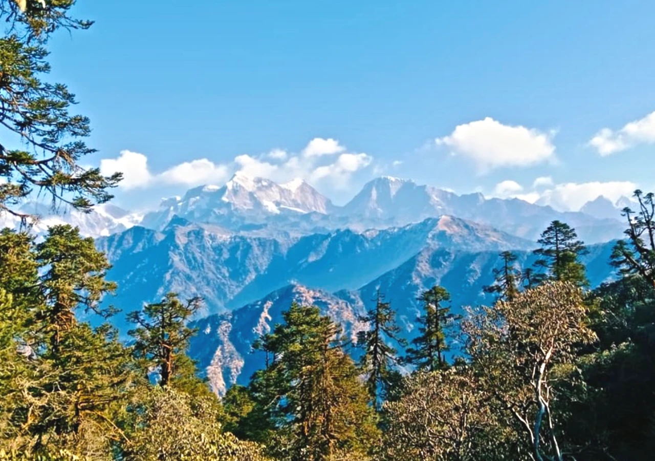 Pikey peak trekking nepal and beautiful himalayan scenery with mountain view
