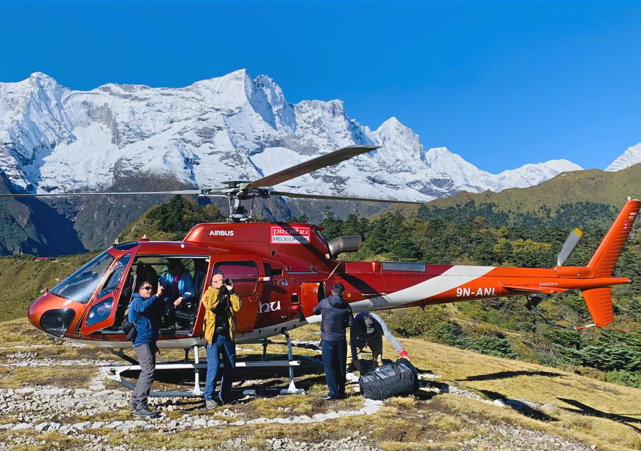 Everest base camp helicopter tour and people enjoying with the fantastic himalayan view in khumbu region nepal