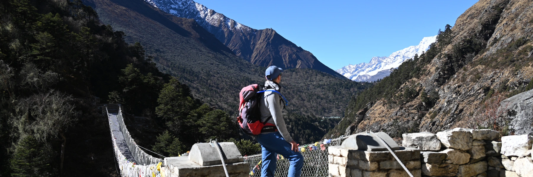 Exploring himalayan mountain scenery during the famous everest base camp trek in nepal