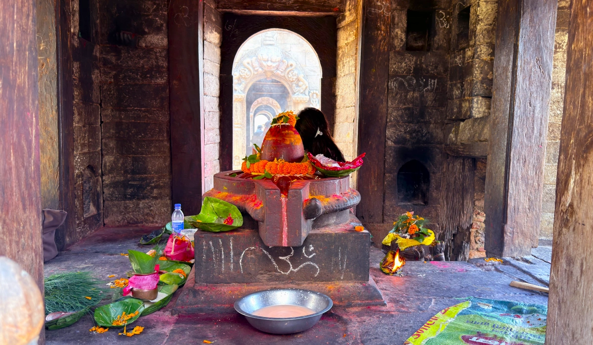 Sacred Shivalinga worshipped inside one of the monuments in Pashupatinath Temple complex Kathmandu, Nepal